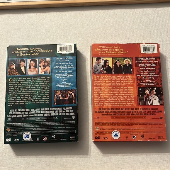 SEASON 1&4 - ONE TREE HILL - Picture 2 of 5